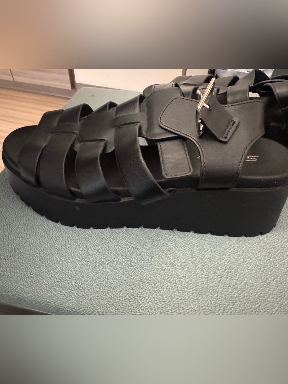 Platform Sandals - Picture 4 of 5